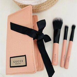 Gucci Beauty Pink Brush Set with Bow Case